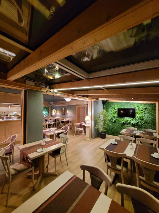 Ambiente Hotel garni Plauen Exterior foto